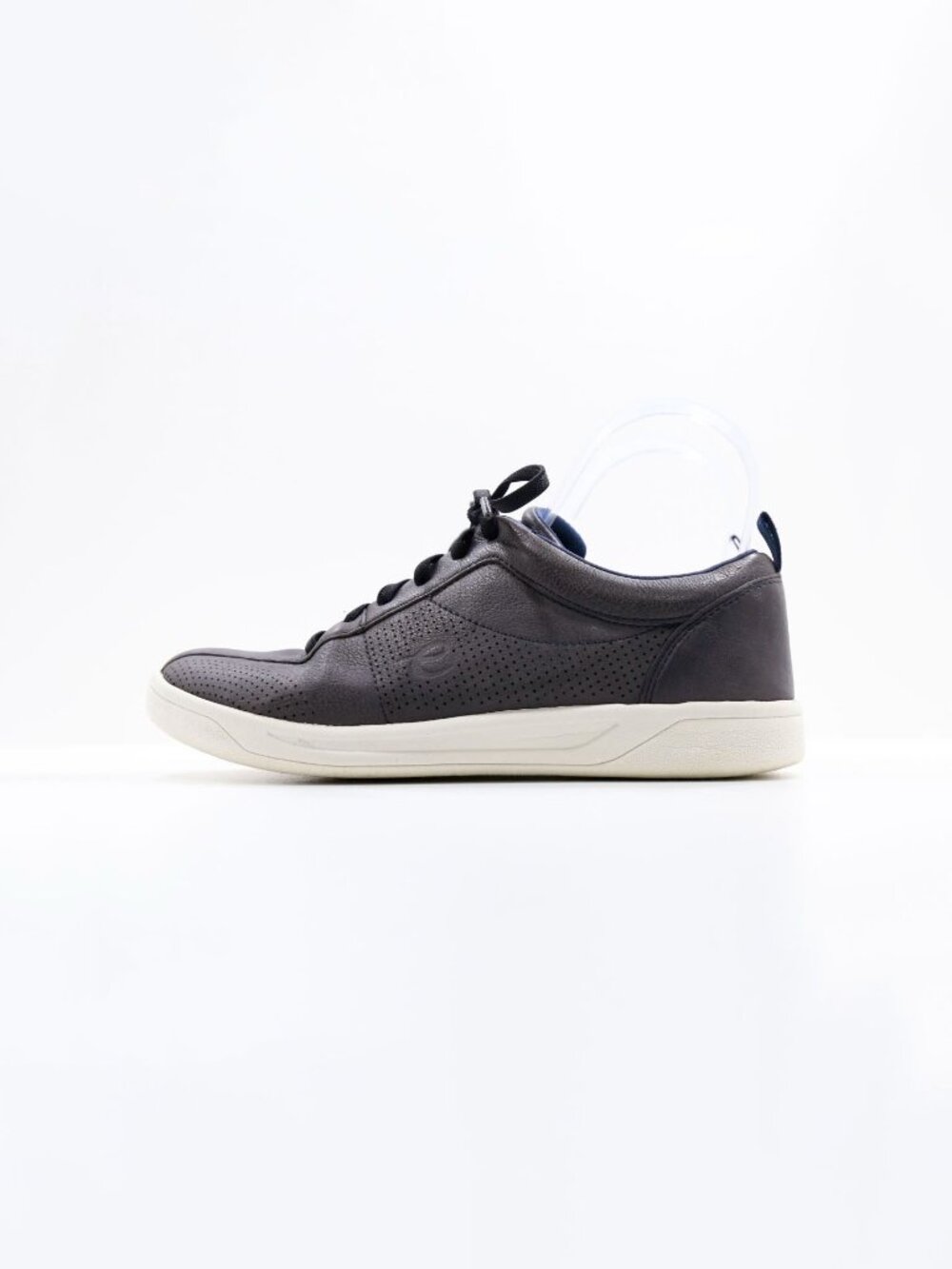 OluKai Sefreney Charcoal Leather Lightweight Low Top Sneakers - Women's 6.5